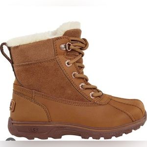 UGG Leggero kids Boots Size 5
